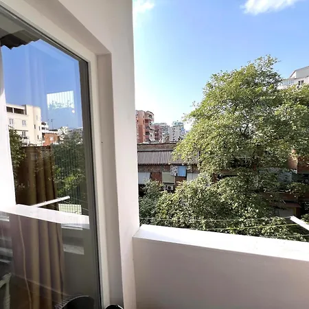 Tirana Apartment * ティラナ